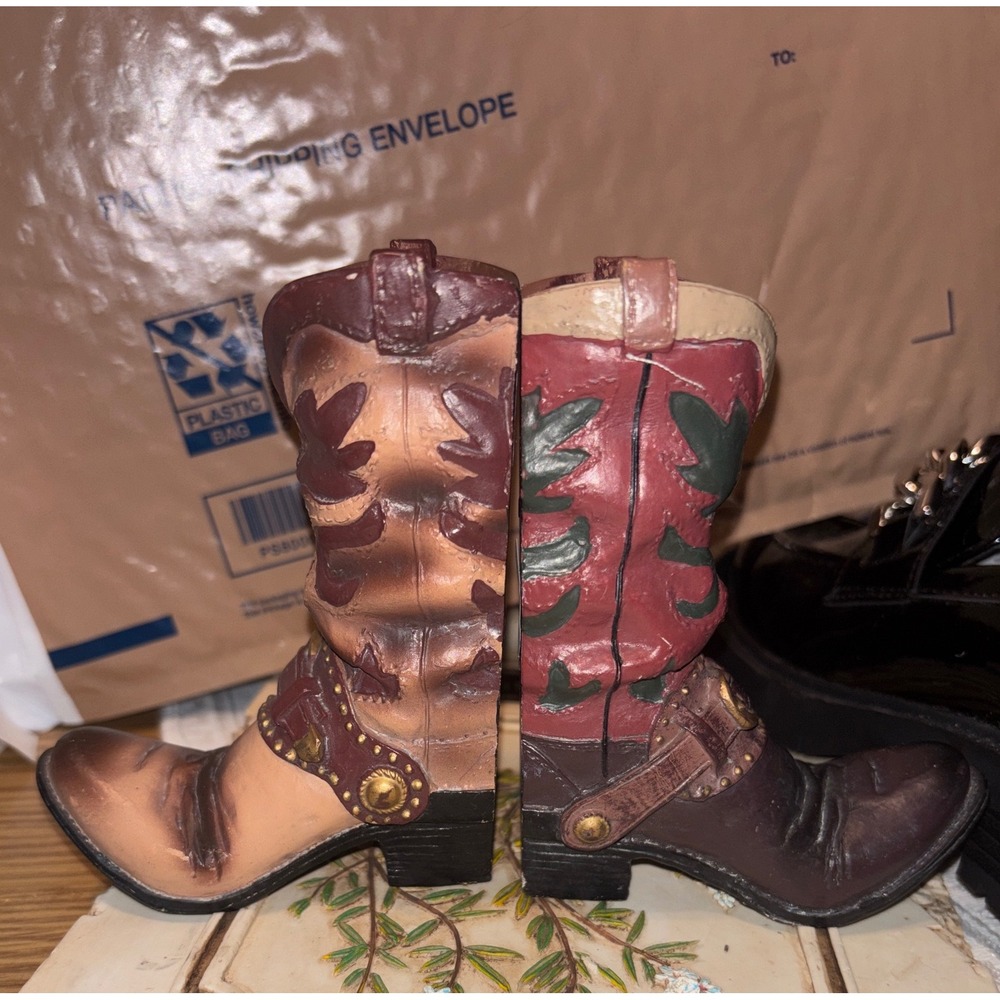 Western Cowboy Boot Bookends Set Rustic Brown Red Resin Shelf Decor 4.5 Inch